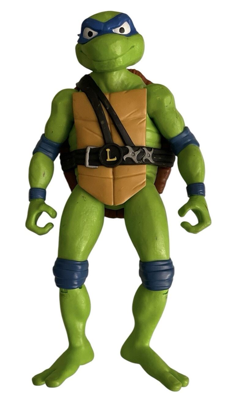 Playmates Toys TMNT Classic Leonardo Giant Size 12" Action Figure, Fun Toy!